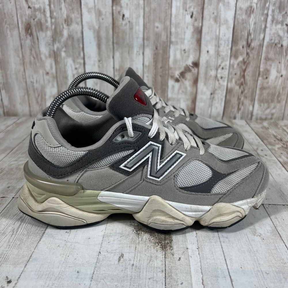New Balance 9060 Rain Cloud Grey Suede Mesh Chunky Sneakers GC9060GY Womens 7